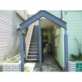 13/14 エントランス