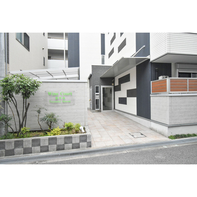 25/30 エントランス