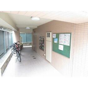 16/16 エントランス