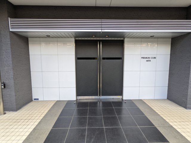 25/30 エントランス