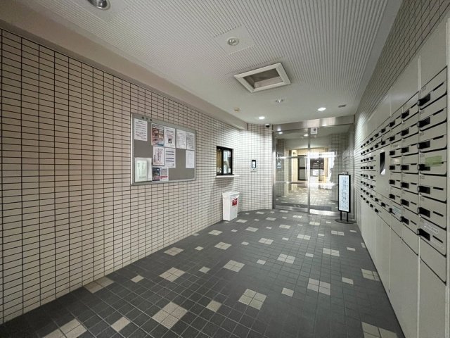 14/15 エントランス
