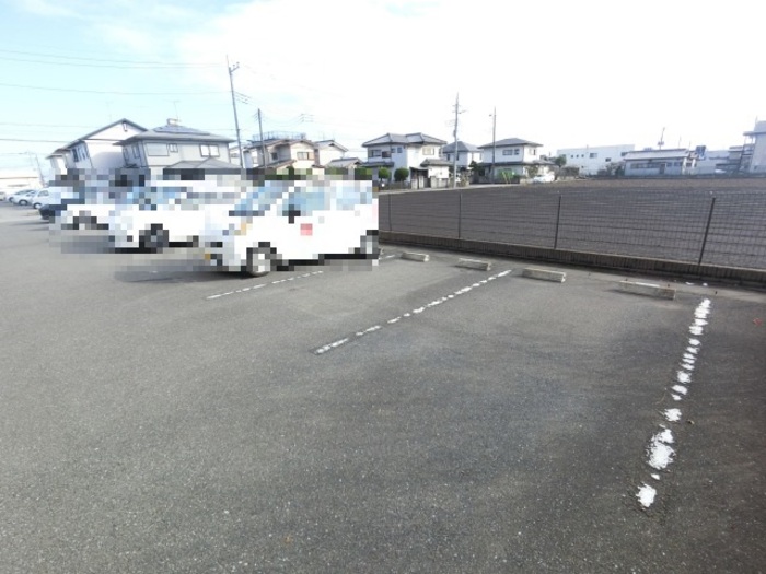 15/17 駐車場