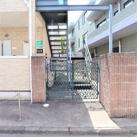 16/20 エントランス