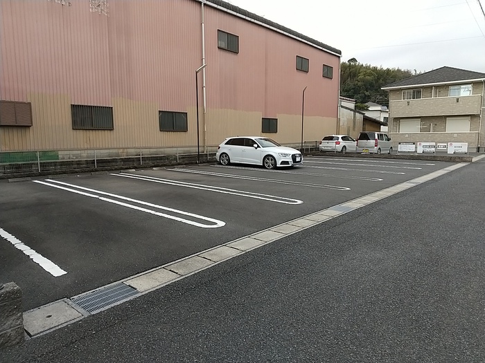 17/18 駐車場