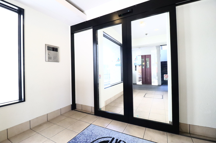 16/20 エントランス