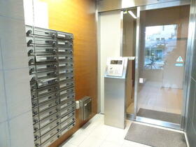 16/18 エントランス