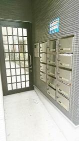 16/23 エントランス