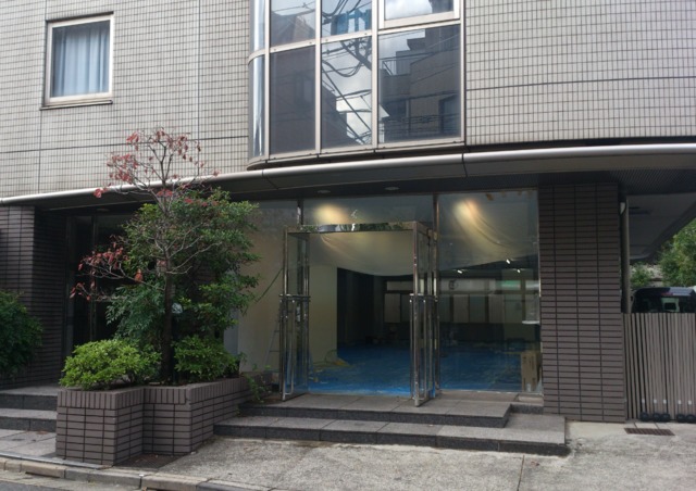 14/15 エントランス