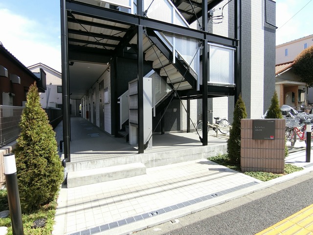 22/30 エントランス