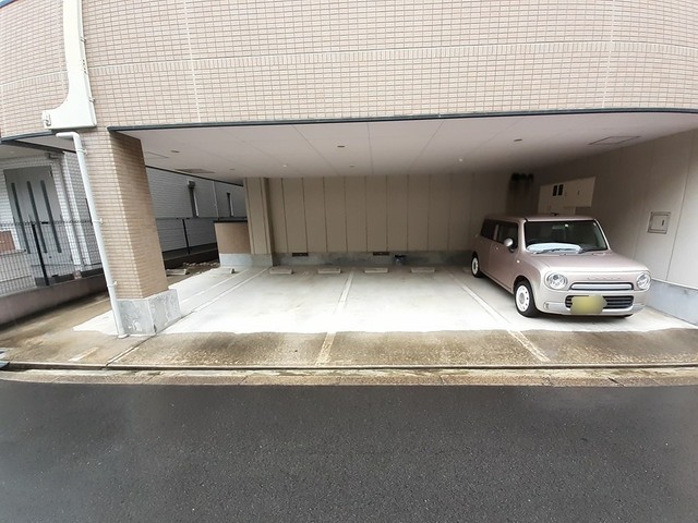 14/20 駐車場