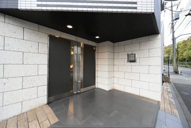 22/23 エントランス