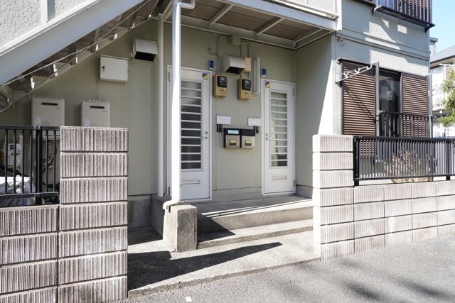 16/16 エントランス