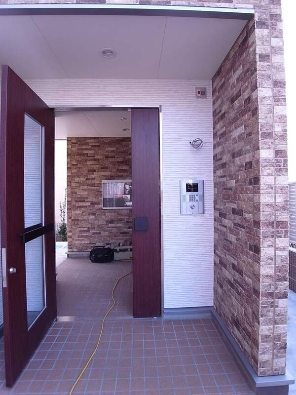 19/20 エントランス