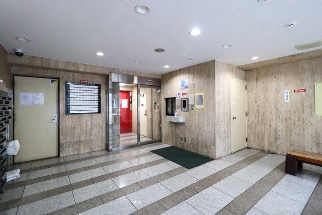 26/30 エントランス