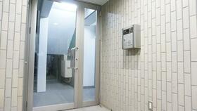 16/17 エントランス