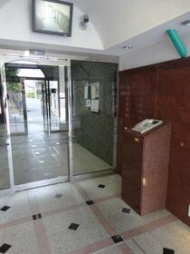 16/16 エントランス