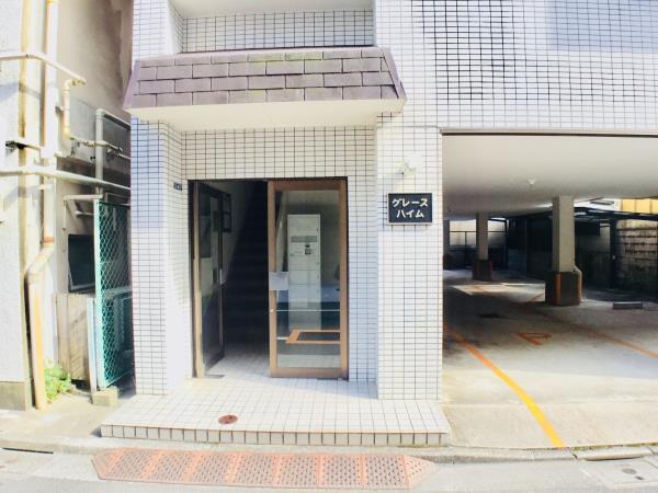 26/30 エントランス