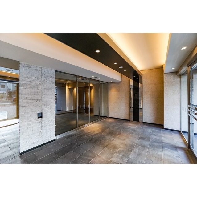 16/18 エントランス