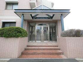 16/16 エントランス