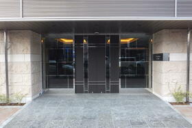 17/17 エントランス