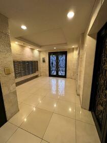 16/16 エントランス