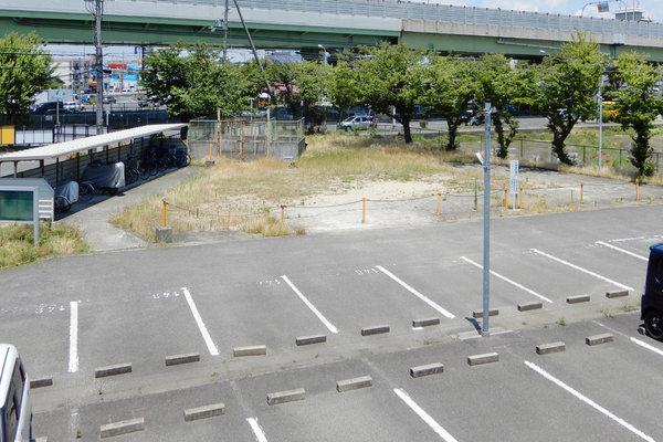 16/16 駐車場