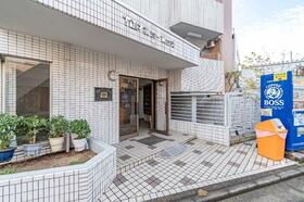 16/16 エントランス