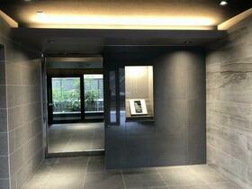 14/19 エントランス