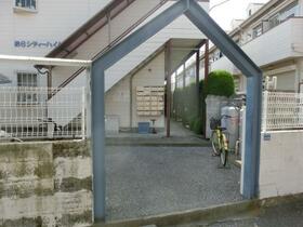 16/16 エントランス