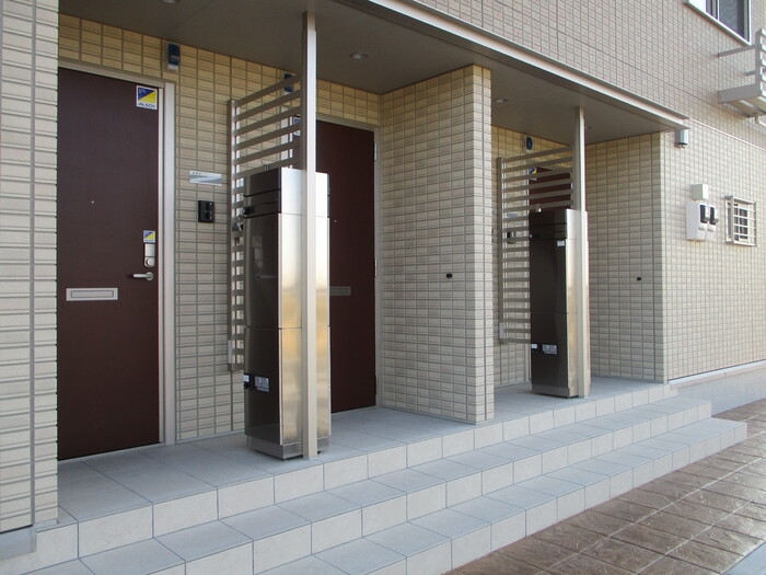 18/20 エントランス