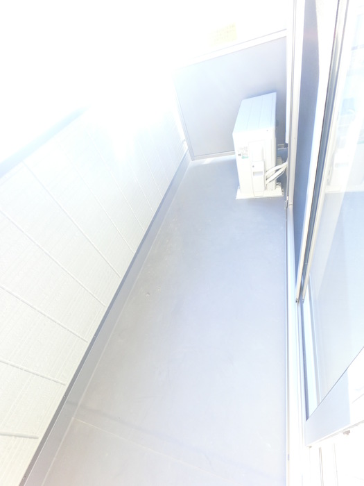 13/19 バルコニー