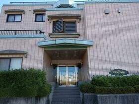 16/16 エントランス