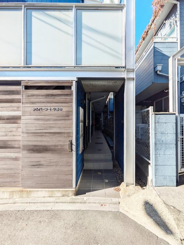 15/18 エントランス