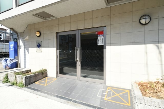 2/3 エントランス