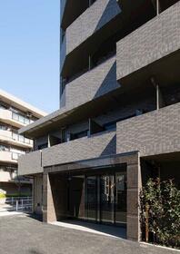 16/16 エントランス