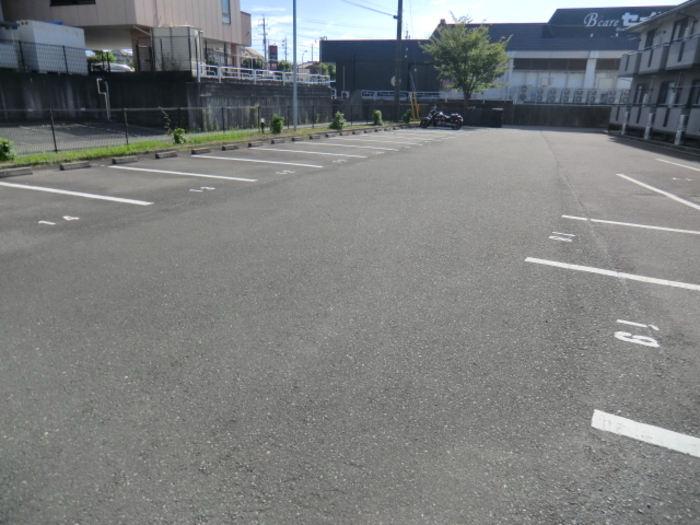 20/29 駐車場