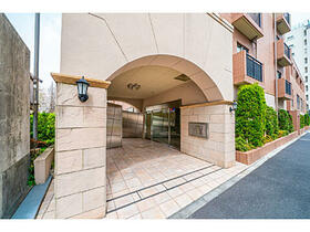 2/2 エントランス