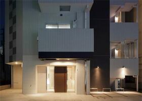 16/23 エントランス