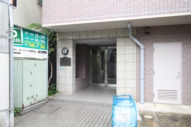 2/6 エントランス