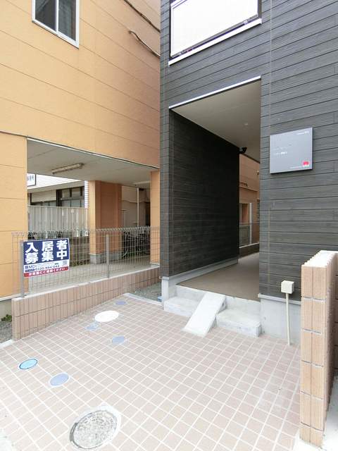 20/26 エントランス