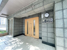 16/16 エントランス