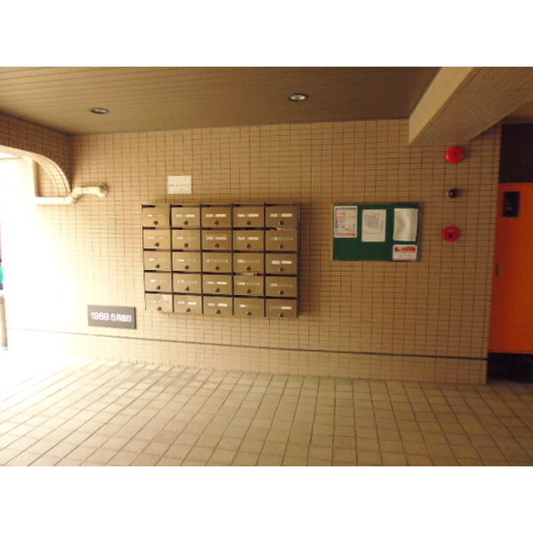 21/26 エントランス