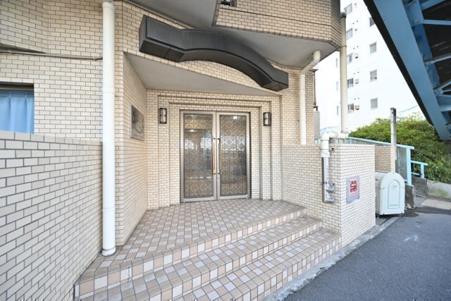 25/30 エントランス