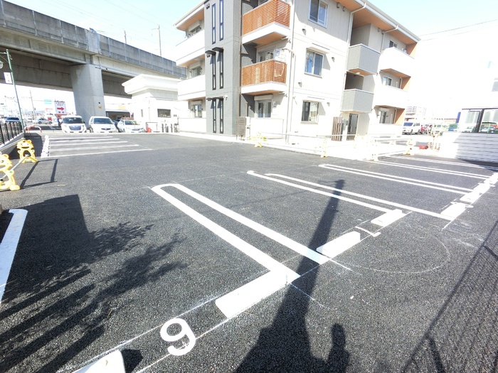 18/22 駐車場