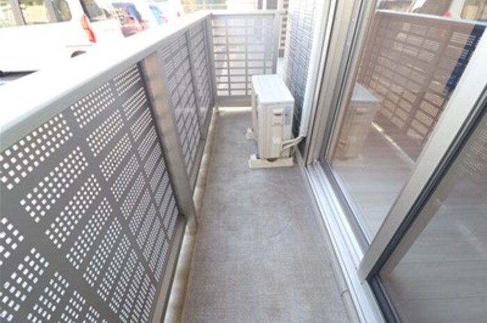 13/18 バルコニー