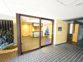 16/16 エントランス