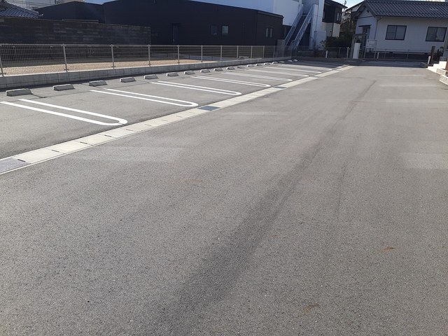 14/20 駐車場