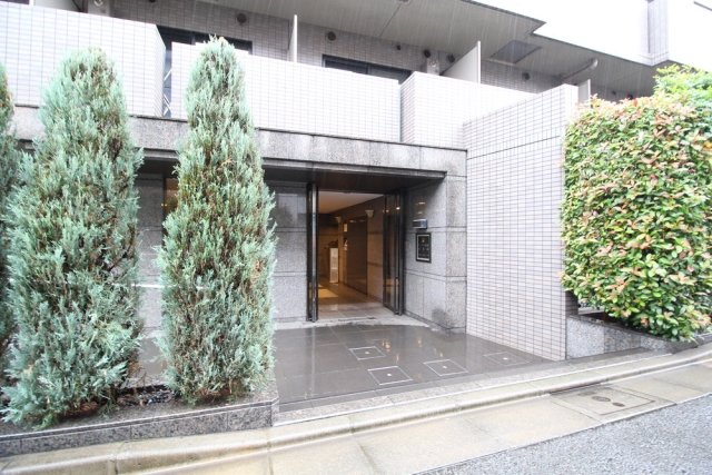 18/20 エントランス