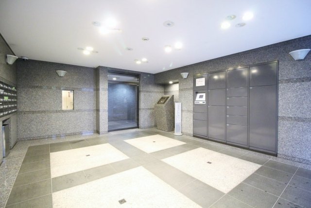 19/20 エントランス