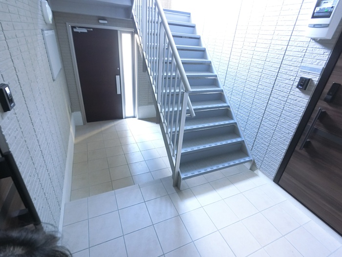 16/25 エントランス